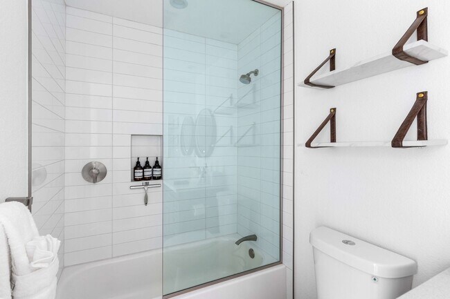 Building Photo - Luxury Oasis with Pool in Palm Springs
