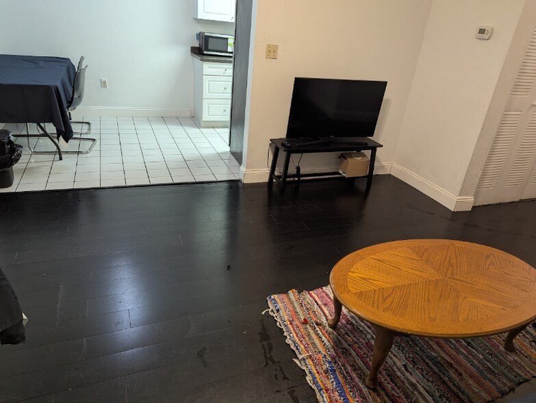 Building Photo - 3600 SW 23rd St