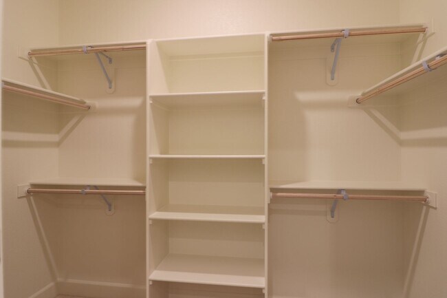 Building Photo - 6862 Ronaldinho Dr