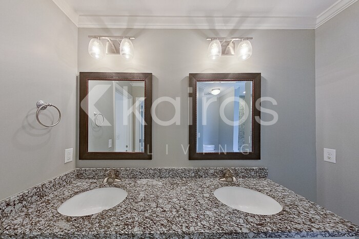 Building Photo - 117 Old Orchard Rd