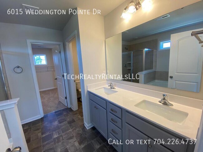 Building Photo - 6015 Weddington Pointe Dr