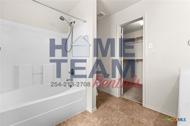 Building Photo - 3808 Kevin Shaw Dr