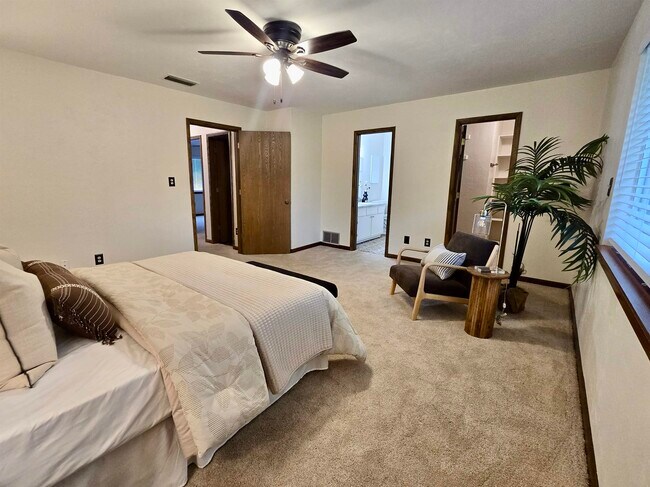 Building Photo - 2840 Blairstone Ct