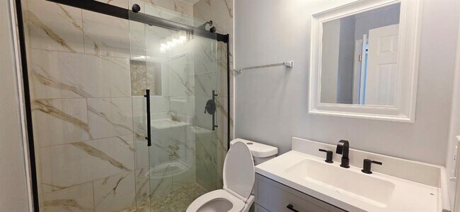 Building Photo - 3595 Deep Cove Dr