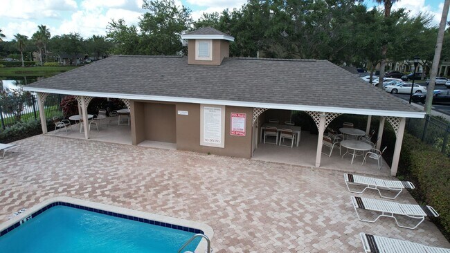Building Photo - 2 Bedroom - 2.5 Bathroom - Gated Community...
