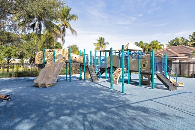 Building Photo - 949 Tanglewood Cir