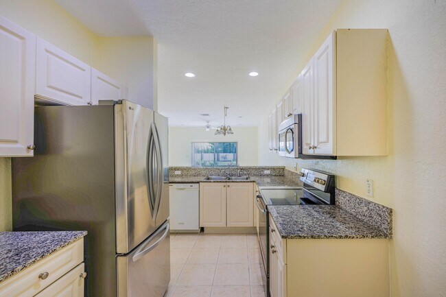 Building Photo - 5441 Via Delray Blvd
