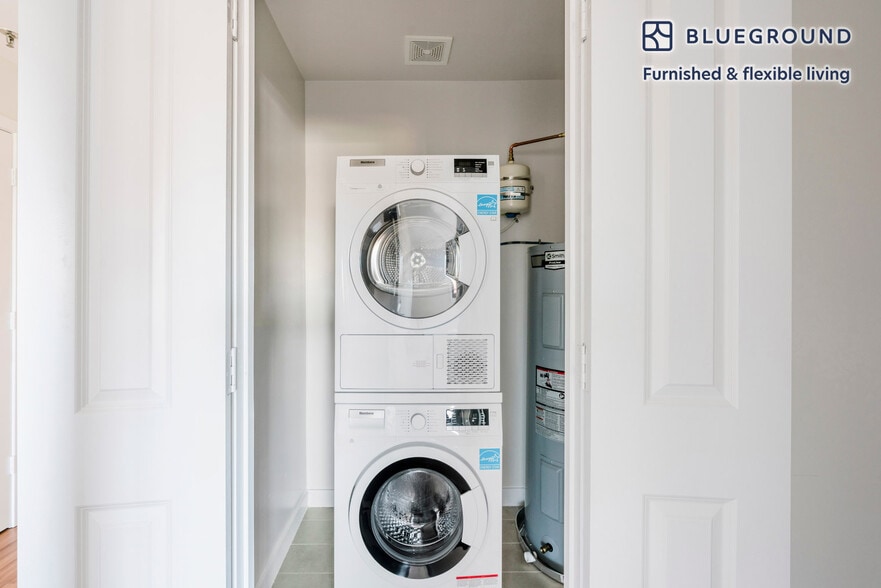 Building Photo - 2500 Clarendon Blvd