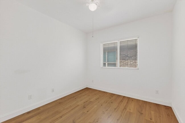 Building Photo - 6212 Topsail Dr
