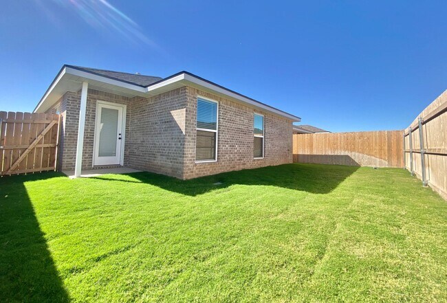 Building Photo - 3 bed 2 bath now available in Frenship west