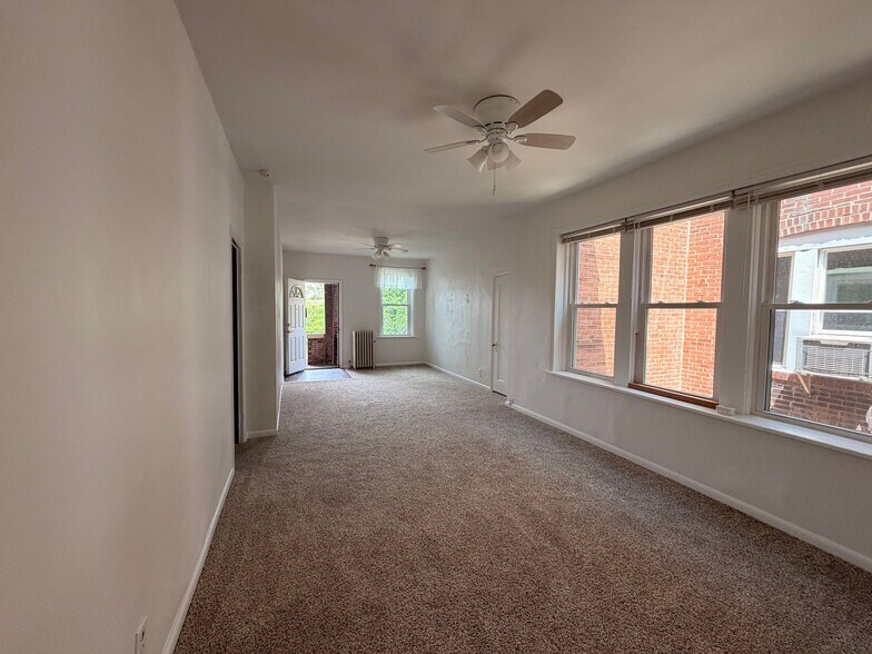 Building Photo - 3850 De Tonty St