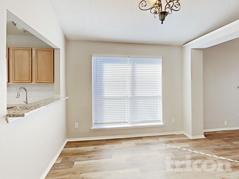 Building Photo - 2516 Concina Way