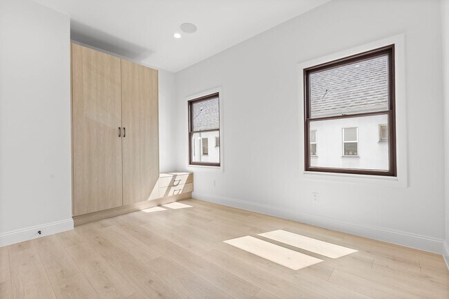 Building Photo - 341 N Genesee Ave
