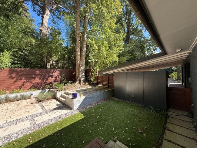Building Photo - Luxurious 4BD, 3BA Raleigh Home with Fence...