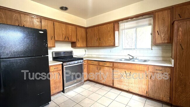 Building Photo - 8922 S Nogales Hwy