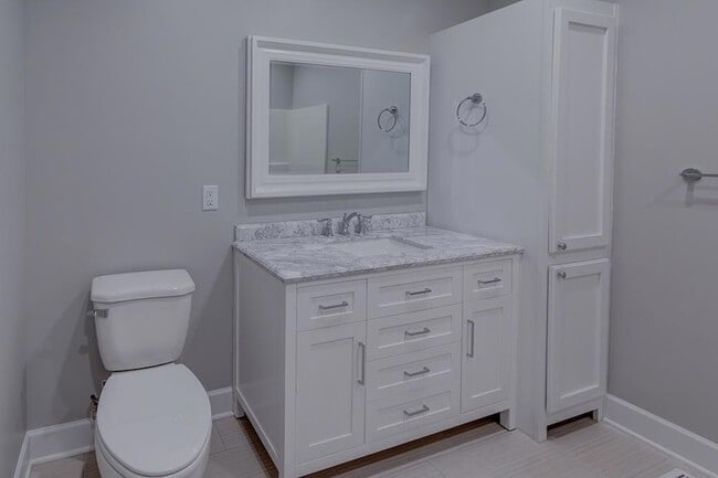 Building Photo - 1002 Boylston St