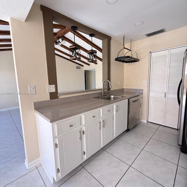 Building Photo - 12144 SW 110th St Cir W