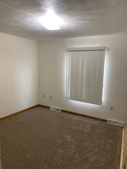 Building Photo - 420 Silvis Way