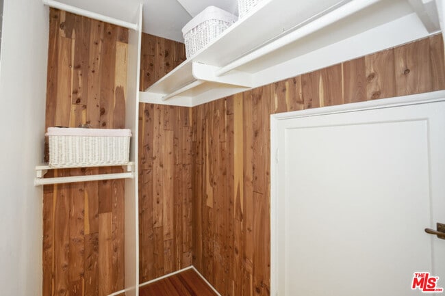 Building Photo - 1033 9th St