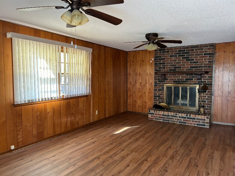 Building Photo - 3511 SE Island Cir