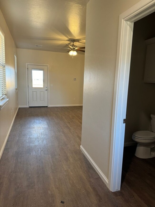 Building Photo - Duplex in Newcastle