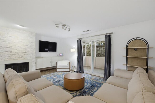 Building Photo - 279 Quail Run