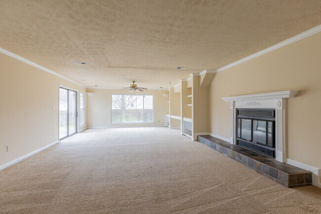 Building Photo - 11 Overlook Ct