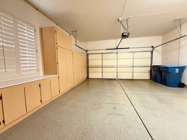 Building Photo - 10284 Sofferto Ave