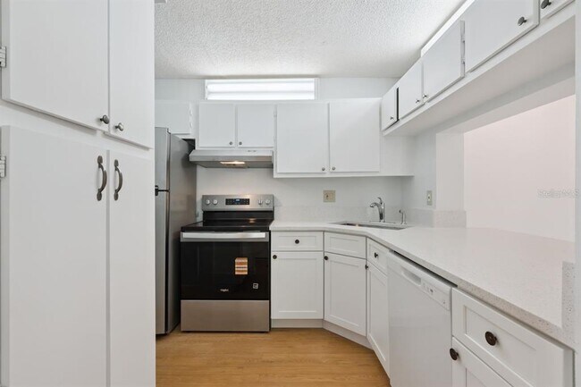 Building Photo - 8215 Sun Spring Cir