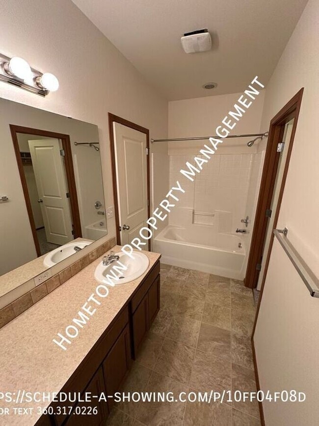 Building Photo - 520 Yauger Way NW