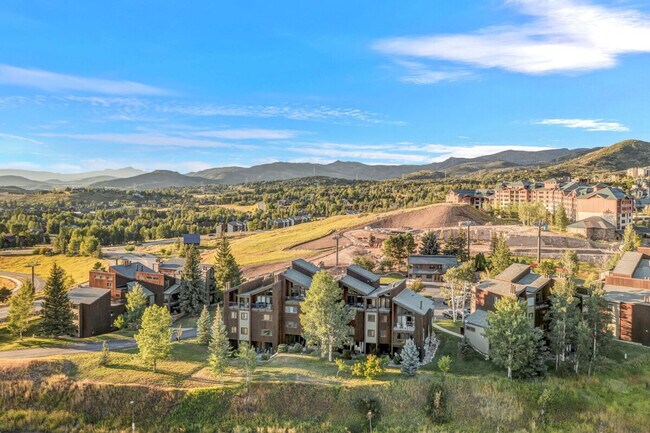 Building Photo - 2160 Mt Werner Cir