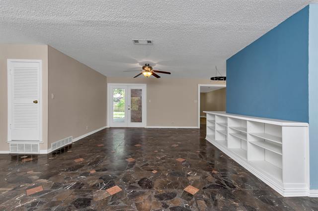 Building Photo - 3414 Hampshire Dr