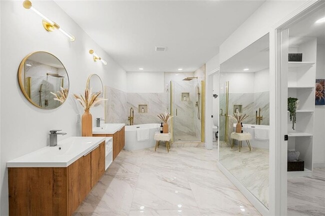 Building Photo - 2155 Venetian Dr SW
