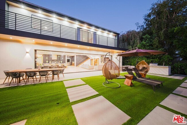 Building Photo - 5141 Varna Ave