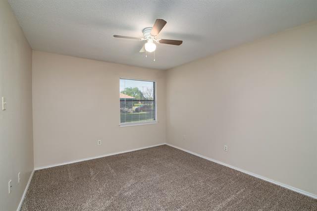 Building Photo - 6631 Parkview Ln