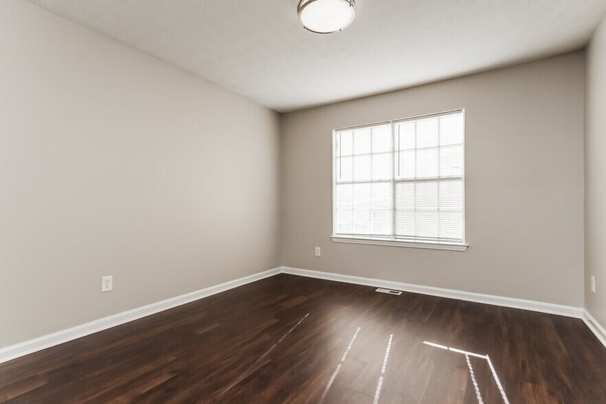 Building Photo - 1513 Melody Ridge Ct NE