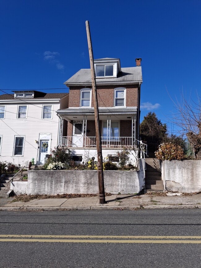 Building Photo - 121 S Keim St