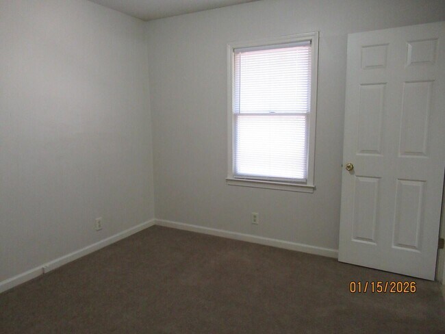 Building Photo - 174 Gertrude Dr