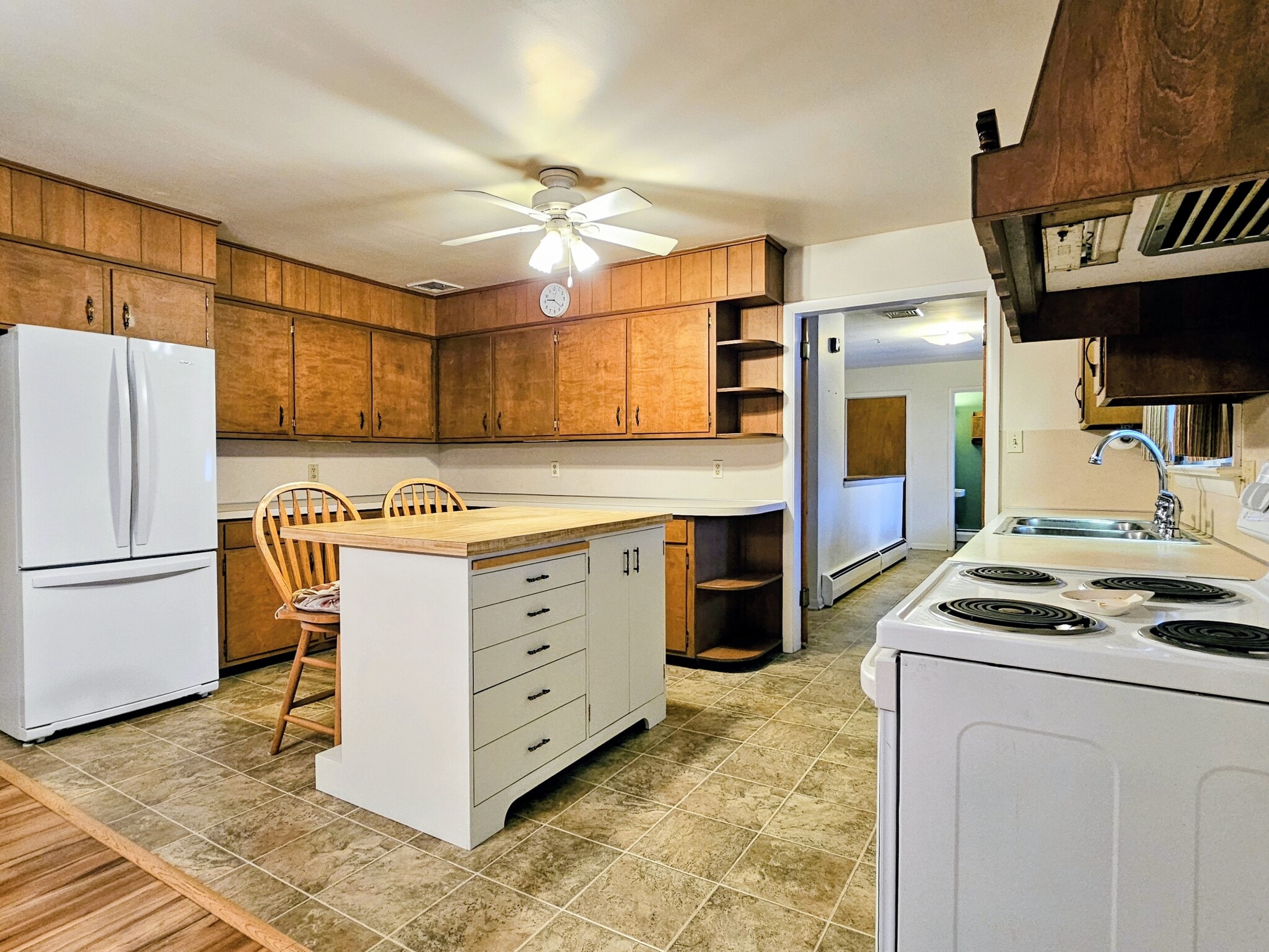 Building Photo - 3 Hillcrest Ave