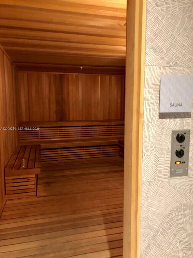 Building Photo - 2900 NE 7th Ave