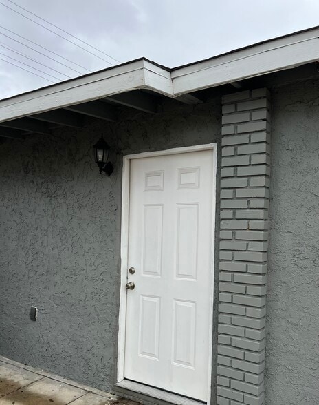 Building Photo - 21629 Cottonwood Ave