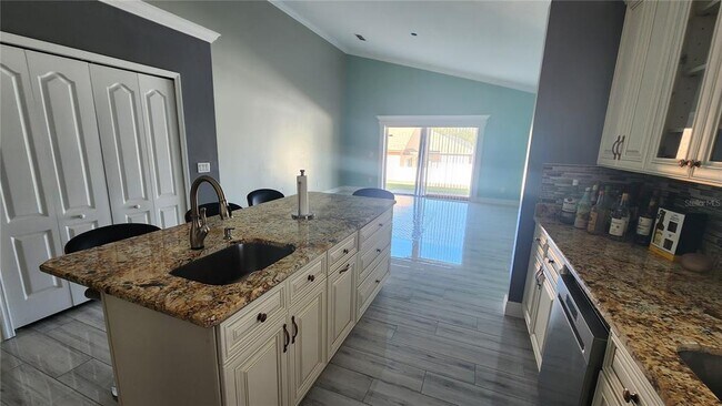 Building Photo - 7809 Rex Hill Trail