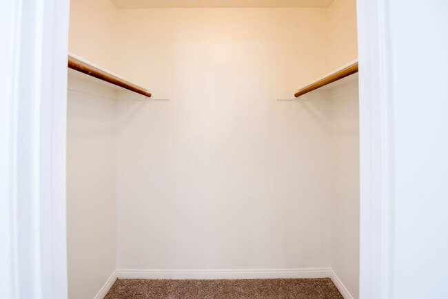 Building Photo - Updated 2 BR- 2 BA in FOUNTAIN VALLEY