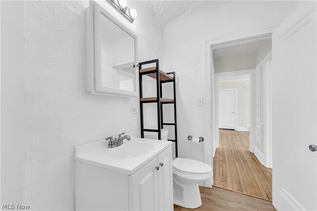 Building Photo - 3318 Milverton Rd