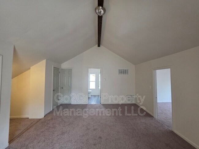 Building Photo - 5276 Maryland St