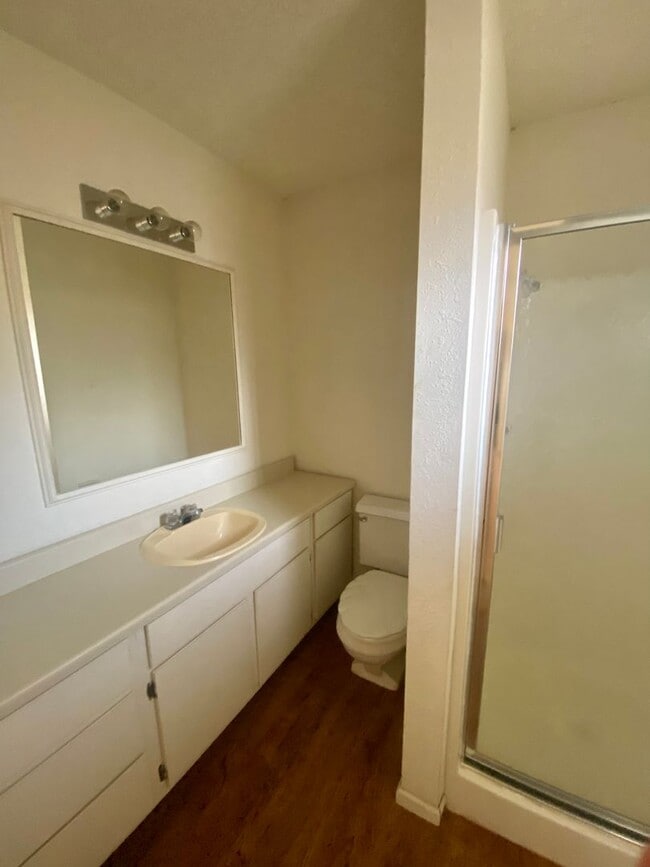 Building Photo - PRE-LEASING JULY.