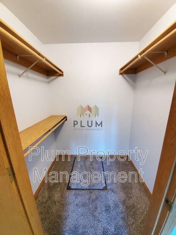 Building Photo - 2360 Village Square
