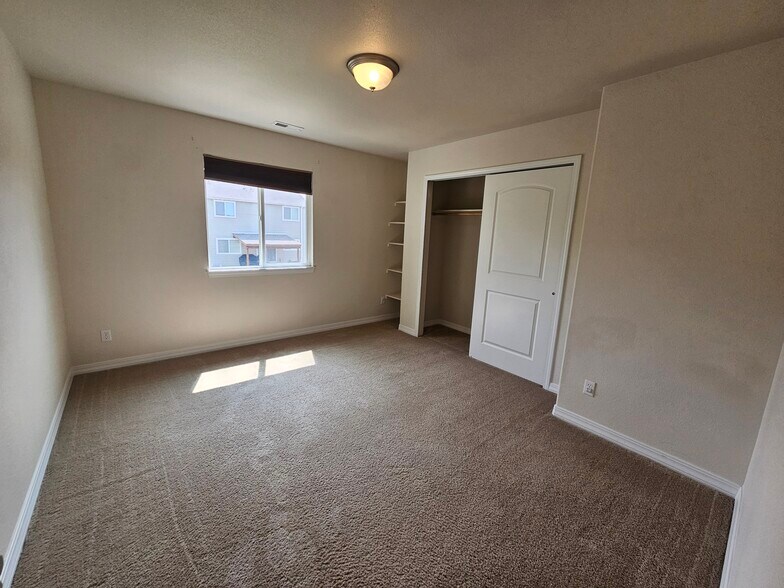 Building Photo - 2063 Velliquette Ln