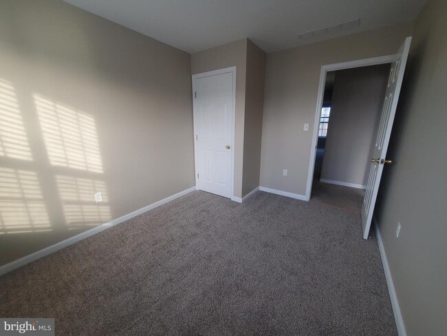 Building Photo - 132 Bay Hill Ln