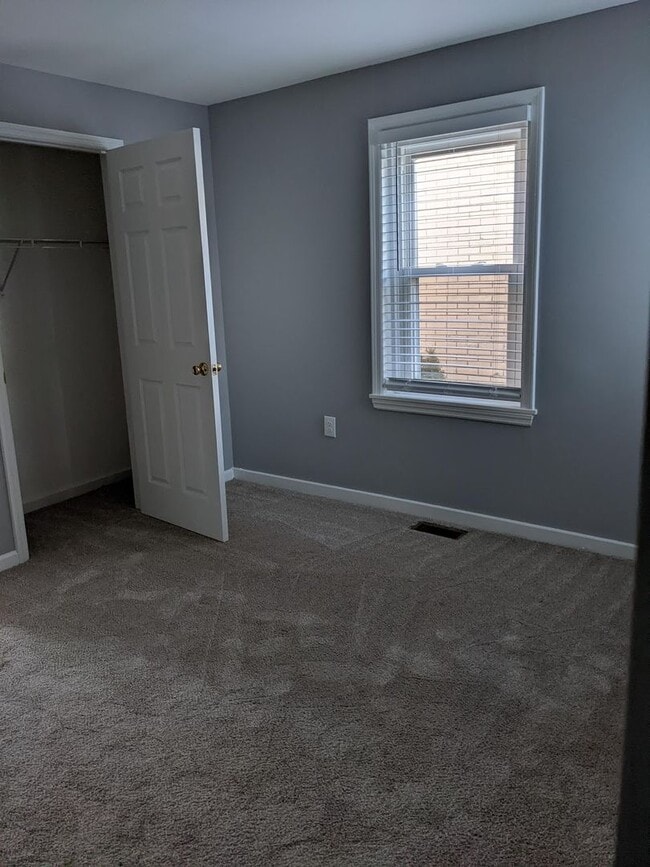 Building Photo - 2 - 3 Bedroom Rental in Emmaus!